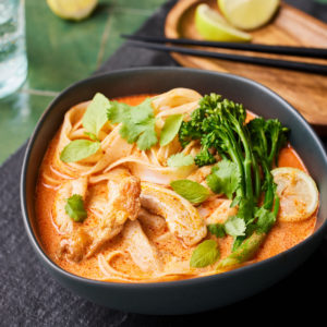 15-minute chicken red curry soup